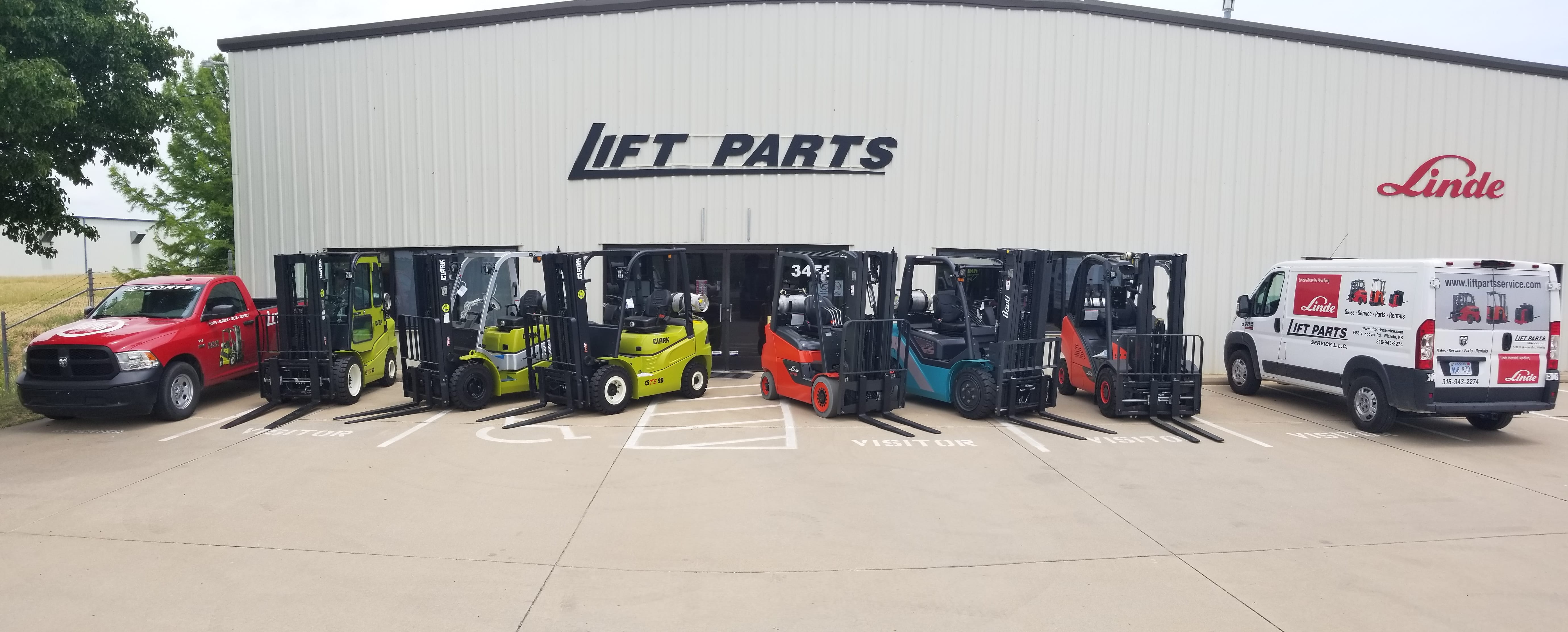 Lift Parts Service building and forklift fleet in Kansas